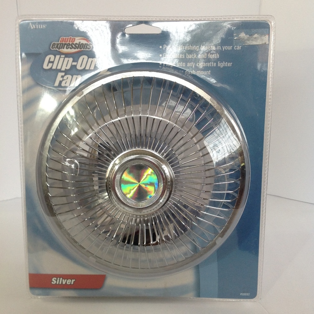 Auto Expressions Clip-On Fan Silver NIP Oscillates Great for an older vehicle